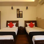 Hotel Clark Heights