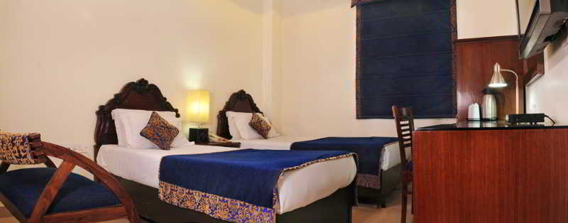 Hotel Clark Heights